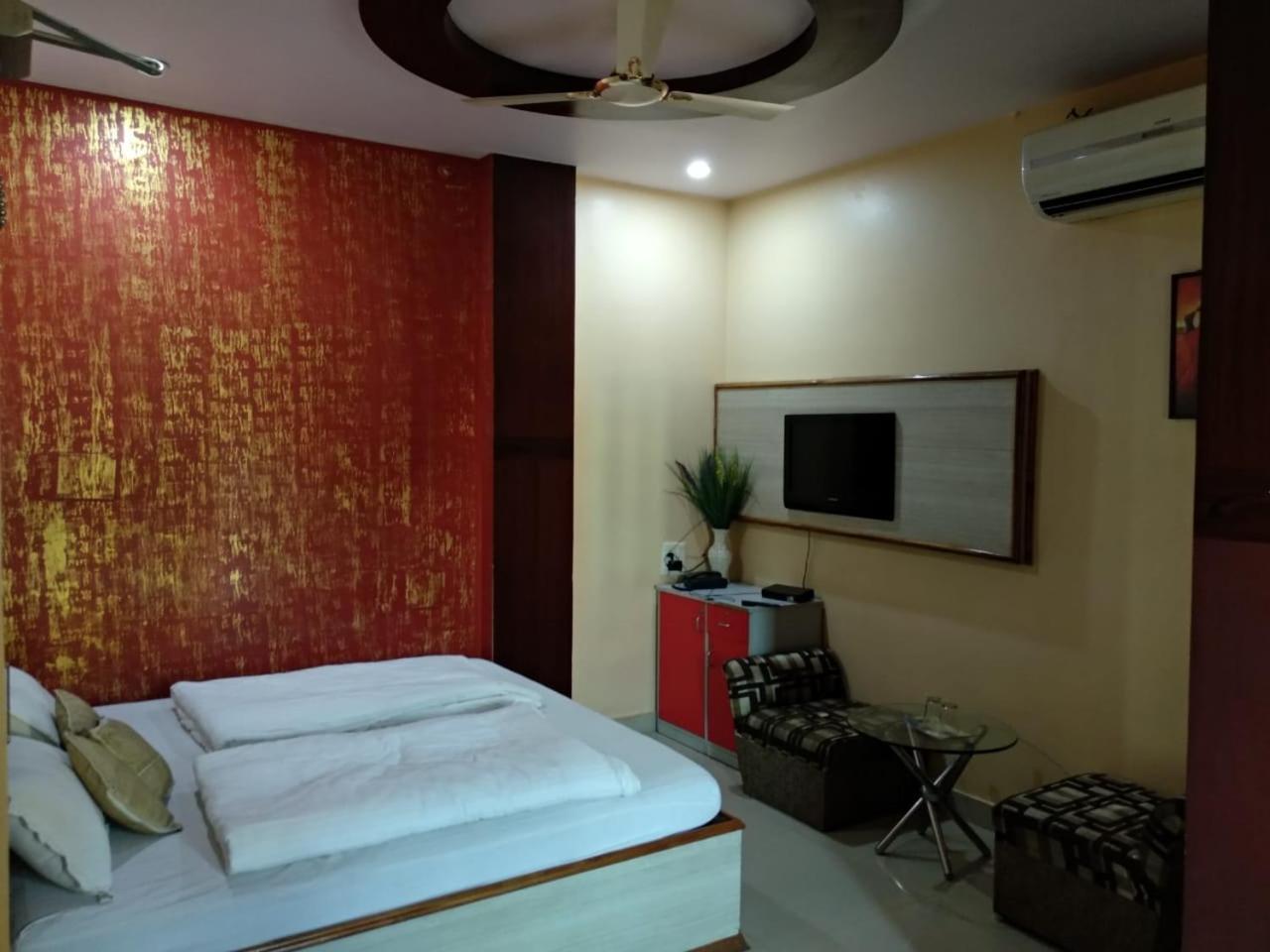 Katni Surya Hotel מראה חיצוני תמונה